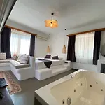 Tomsan & Hotel