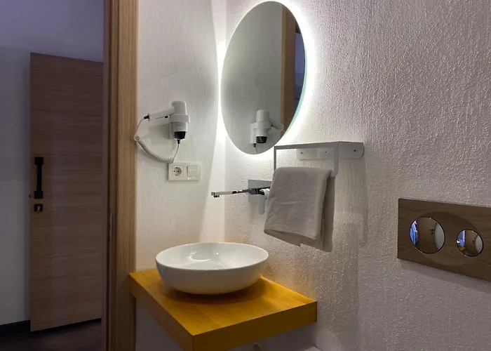 Tomsan & 酒店 阿奇亚卡