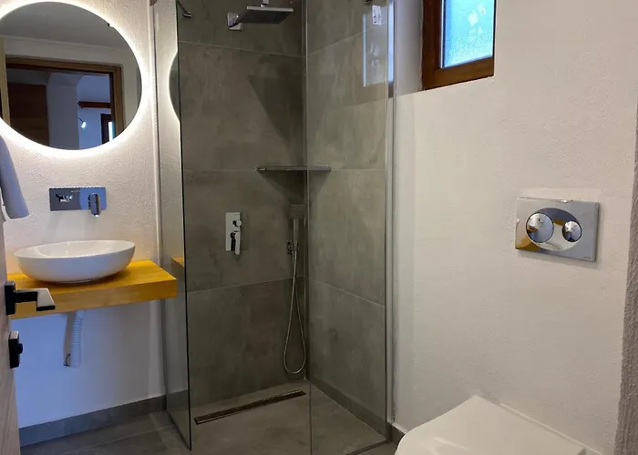 酒店 Tomsan & 阿奇亚卡