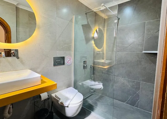 Tomsan & Ξενοδοχείο *