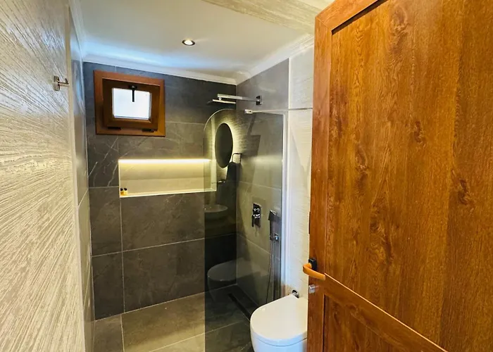 Tomsan & Ξενοδοχείο *